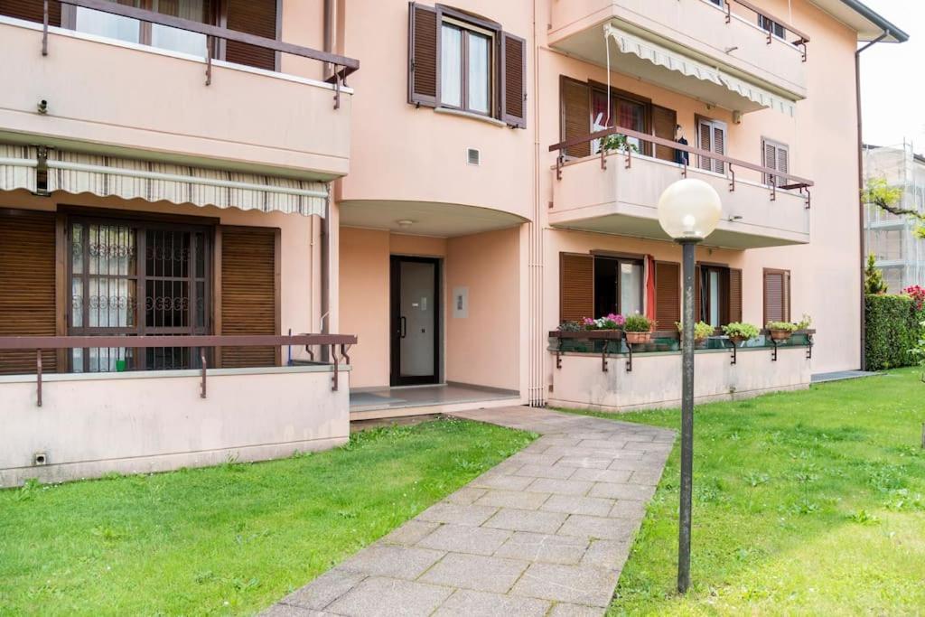 Fiorenza House Luisago Екстер'єр фото